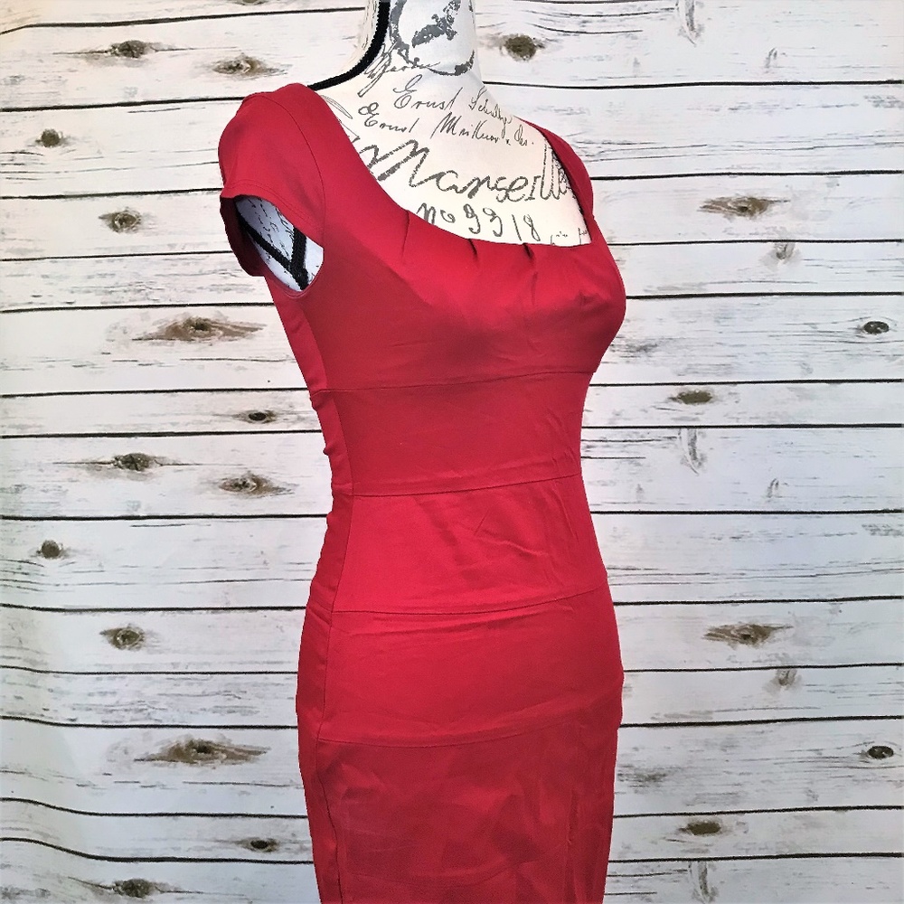 Red Pinup Wiggle Dress - Picture 6 of 9
